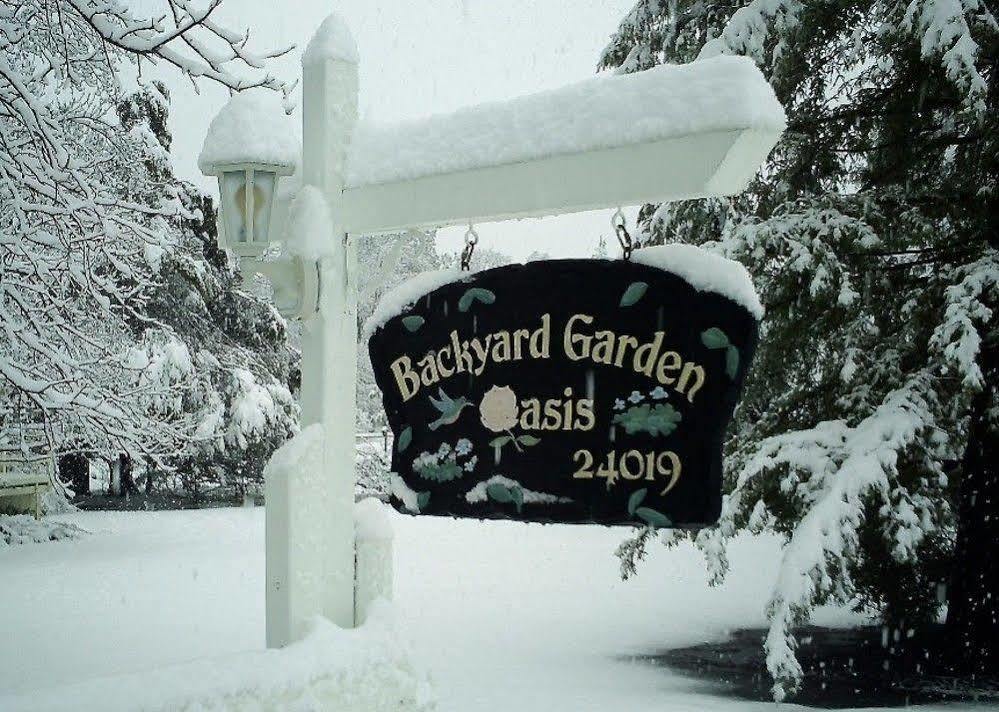 Backyard Garden Oasis Panzió Middletown Kültér fotó